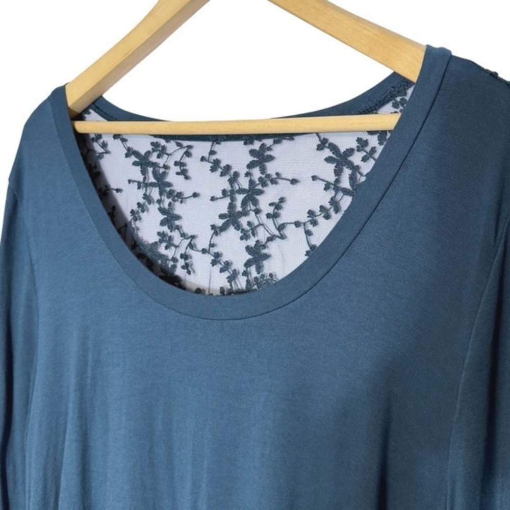 Torrid Super Soft Blouse Top Womens 2X Blue Knit Lace Feminine Shark Bite Hem - Picture 1 of 9